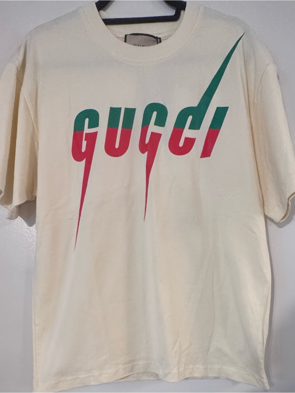 Gucci Cream Short Sleeve Tee with Green and Red Graphic
